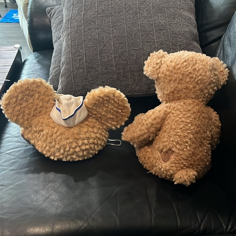 Duffy the Disney Bear Plush and Hat Set! Japans 
Duffy from Disney 💙 - Picture 2 of 4